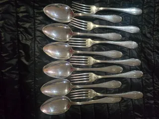 Cubertería antigua muy buena