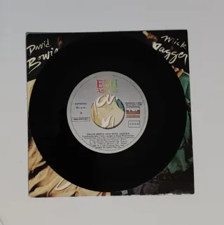 Disco dancig in the street