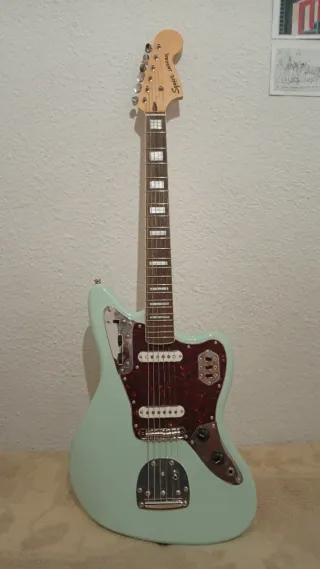 Fender Squier Jaguar Classic Vibe 70s NUEVA