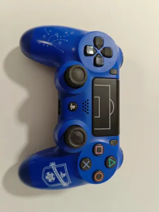 PS4 1TB + mando + 5 juegos