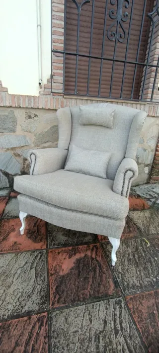 Pareja de sillones orejeros de calidad