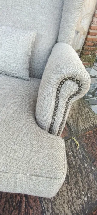 Pareja de sillones orejeros de calidad