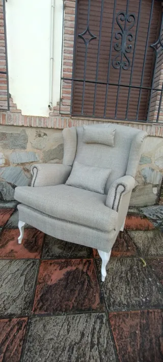 Pareja de sillones orejeros de calidad