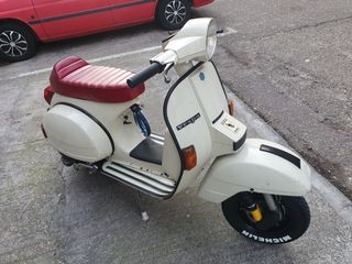 VESPA IRIS 200