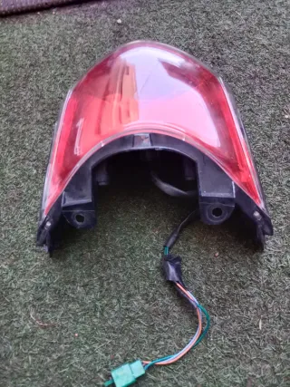 Piloto trasero completo honda pcx 125cc