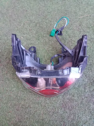 Piloto trasero completo honda pcx 125cc