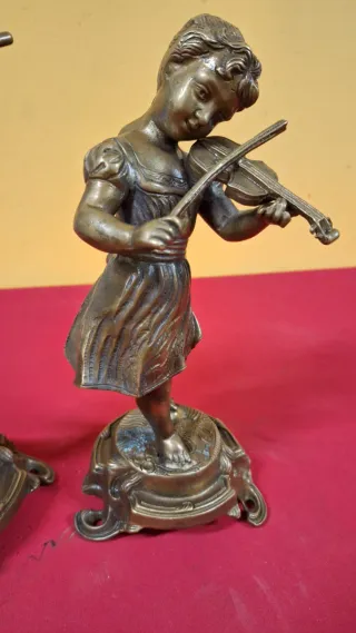 Figuras de bronce