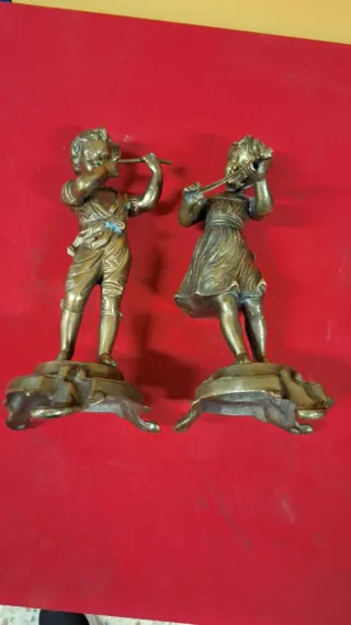 Figuras de bronce