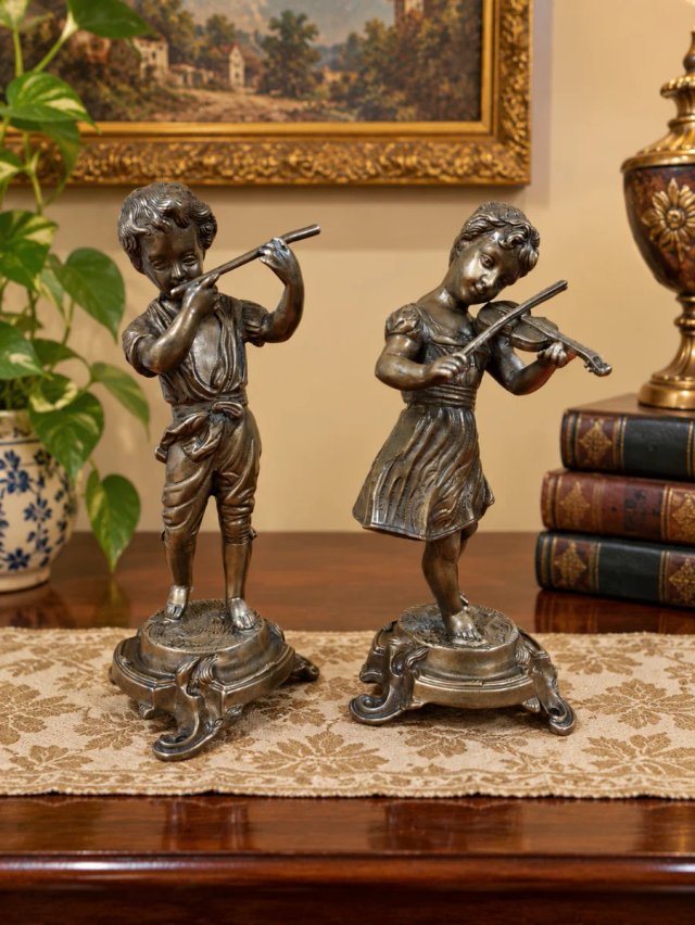 Figuras de bronce