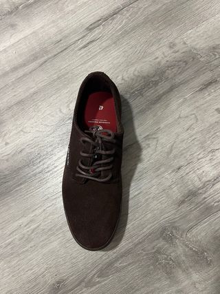 Zapatillas The North Face verde y marron.Perfectas