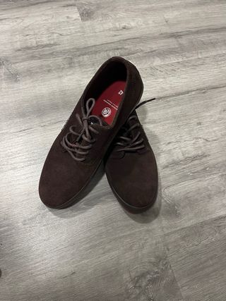 Zapatillas The North Face verde y marron.Perfectas