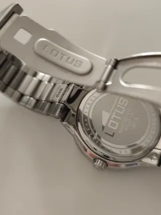 Reloj Lotus