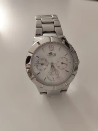 Reloj Lotus