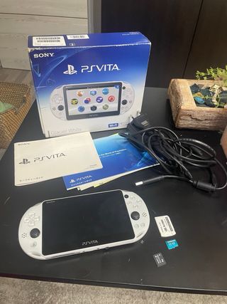 Lote psvita slim 2 gen con tarjetas y juegos digit