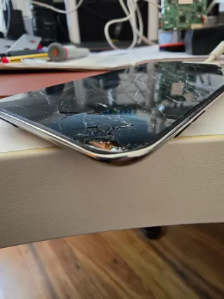 IPod Touch 4 GEN A1367 8GB Cristal roto funciona