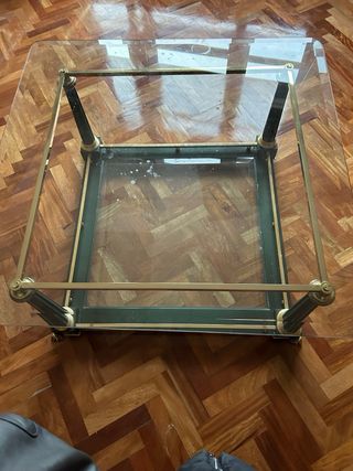 Mesa centro cuadrada de acero, latón y cristal