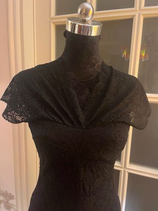 Body in pizzo nero scollo a V