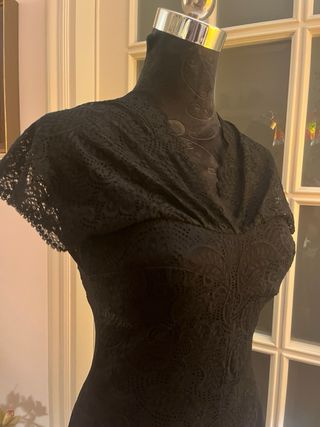 Body in pizzo nero scollo a V