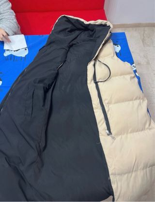 Chaquetón largo acolchado sin mangas y reversible