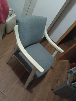 Sillón madera lacada
