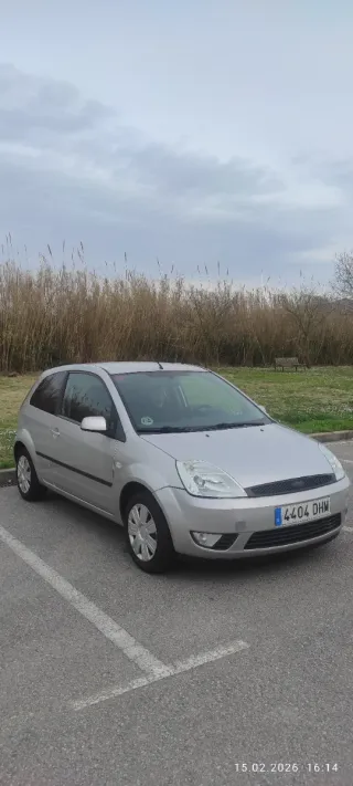 Ford Fiesta 2005 1.4 gasoline. Buen cuidado. Et. B