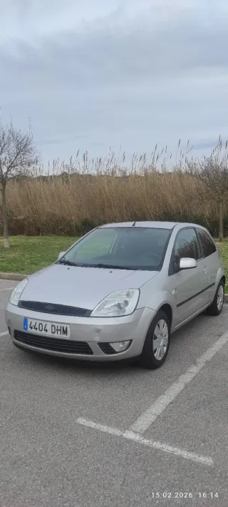Ford Fiesta 2005 1.4 gasoline. Buen cuidado. Et. B
