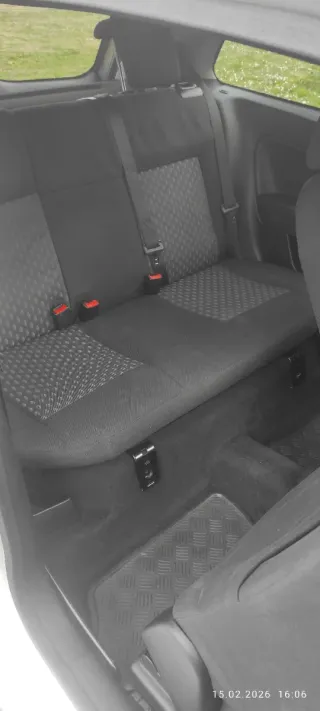 Ford Fiesta 2005 1.4 gasoline. Buen cuidado. Et. B