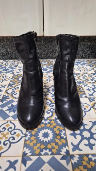 Botines tacon número 36