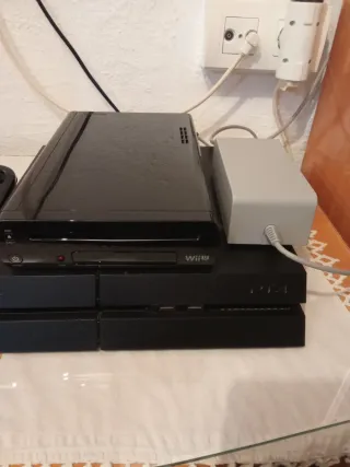 Console Nintendo Wii U con quattro giochi.