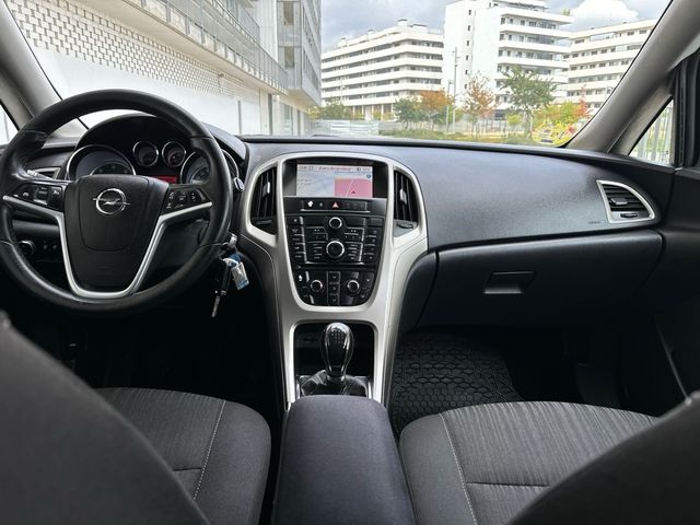 Opel Astra 2012