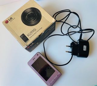 Teléfono movil vintage LG KU990i