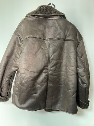 Chaquetón elegante y calentito. Sin estrenar