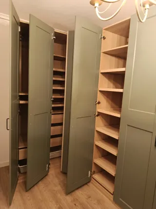 montaje de cocina, muebles, puertas y suelo