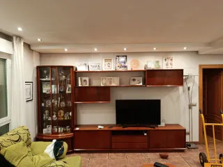 montaje de cocina, muebles, puertas y suelo