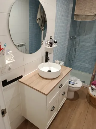 montaje de cocina, muebles, puertas y suelo