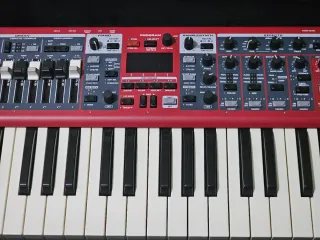 Nord Electro 6D 61 Teclas