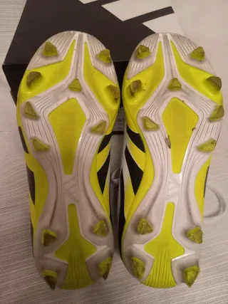 Botas niño fútbol nuevas