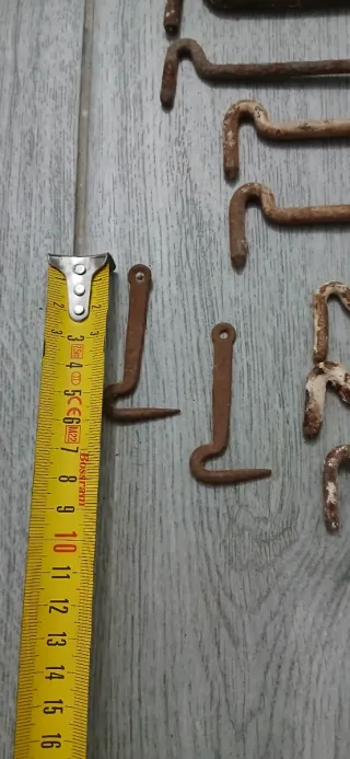 Lote ganchos albadilla distintos tamaños.