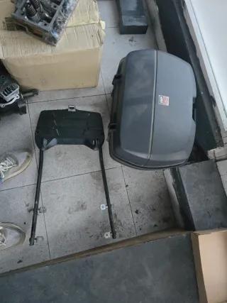 Vendo cofre de moto givi