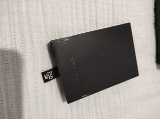 Lote Xbox 360 E , mandos y juegos (piezas)