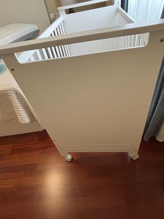 Cuna de madera y colchon