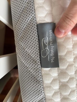 Cuna de madera y colchon