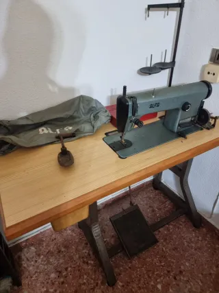 Máquina de coser industrial Alfa