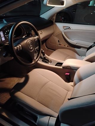 Mercedes-Benz Clase C 2006