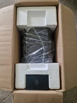 Torre de ordenador gaming nuevo.