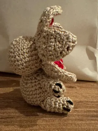 Amigurumi monstruo cabeza de flor, bebe.