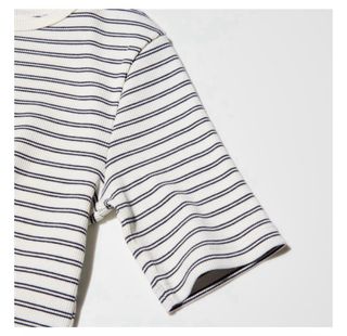 UNIQLO - Camiseta Cuello Barco (Nueva)