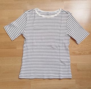 UNIQLO - Camiseta Cuello Barco (Nueva)