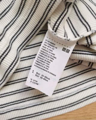 UNIQLO - Camiseta Cuello Barco (Nueva)