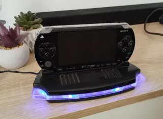 PSP 1004, giochi e film.